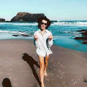 Meet your Posher, Declan